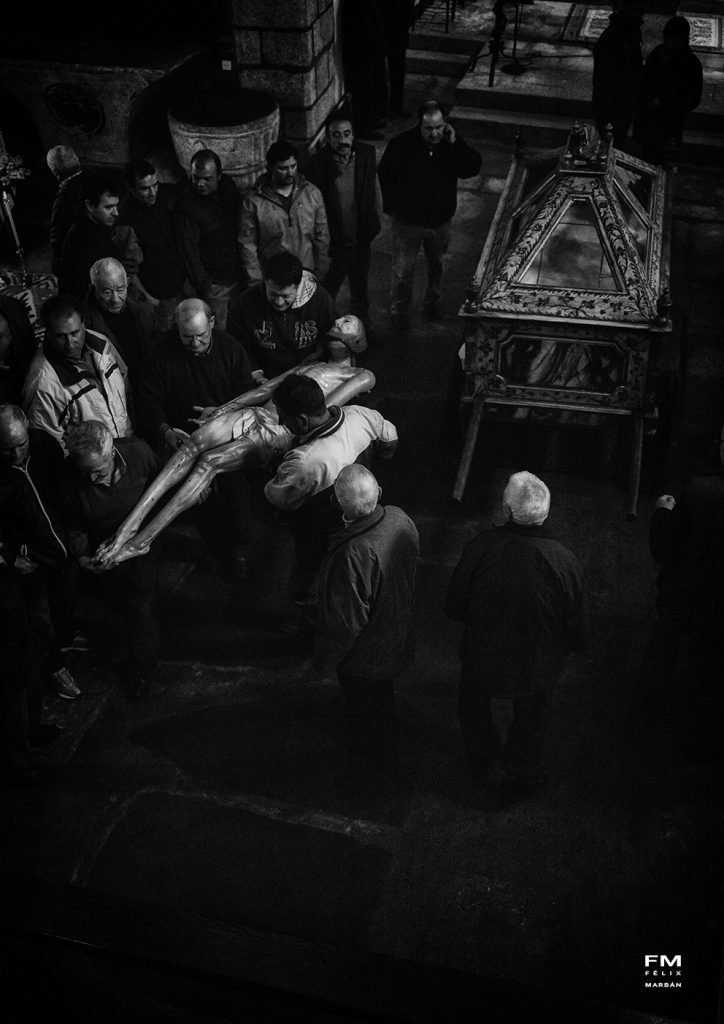 Cofrades de Bercianos de Aliste la mañana de Viernes Santo